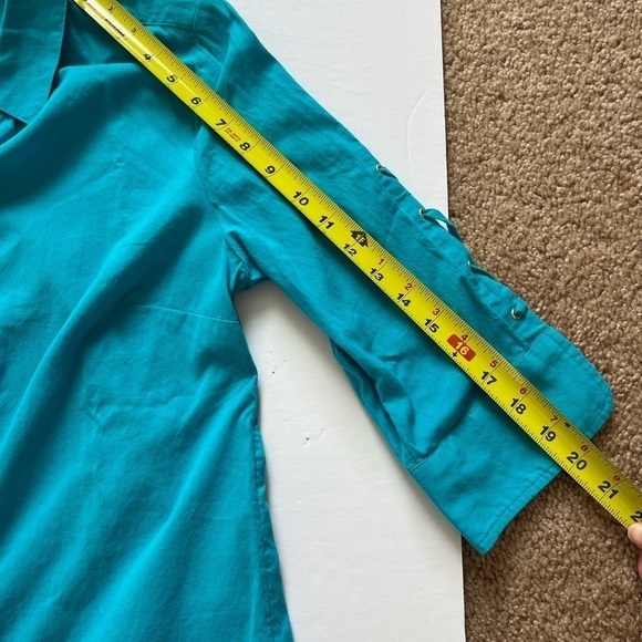 Chicos Lace Up Sleeve Button Up Shirt Size 0P Azul Isle New - Picture 5 of 8